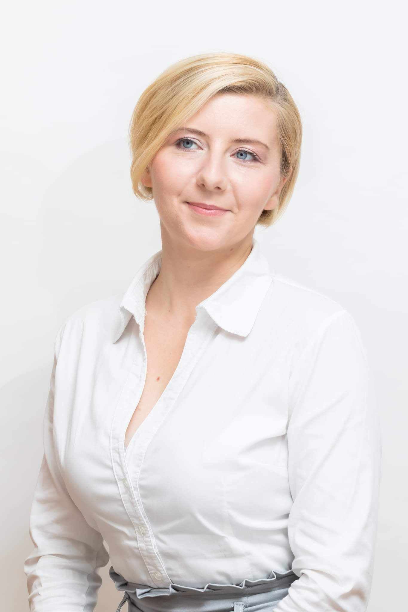 vadas-henrietta, egyedulfekvok.hu