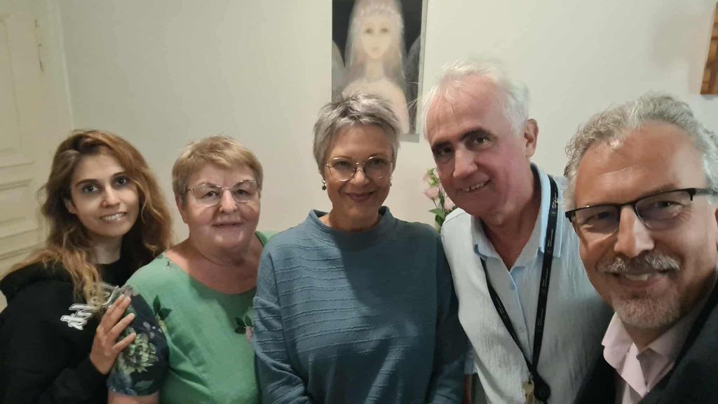 Magyarkúti Tóth Katalin a Budapest-Fasori Evangélikus Egyházközség igazgató lelkésze és kollégái Magyarkúti Tóth Katalin a Budapest-Fasori Evangélikus Egyházközség igazgató lelkésze és kollégái