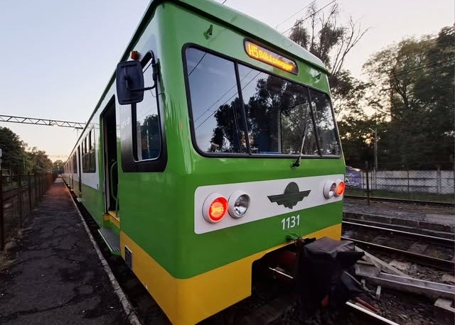 Hév vezető levele, vonat
