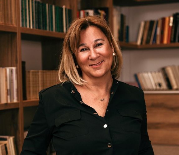 Mihalik Zsuzsa, AYCM