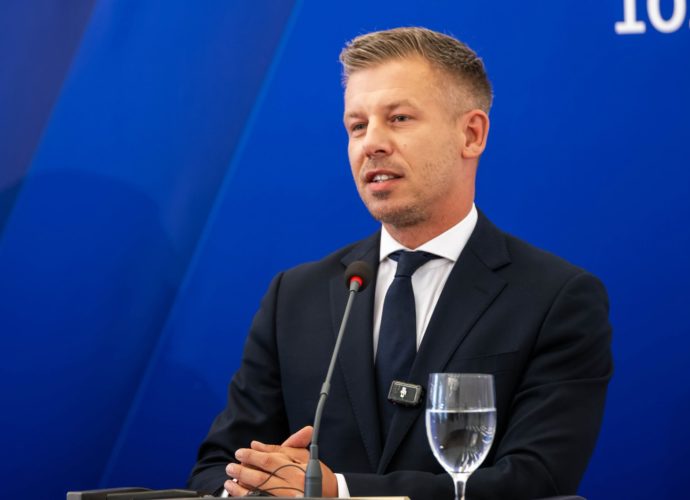 kata, általányadó változás