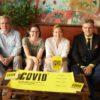 A Covid: olyan, mint az influenza, csak halálosabb - Útikalauz járványokhoz, nem csak stopposoknak című könyv szerzői.