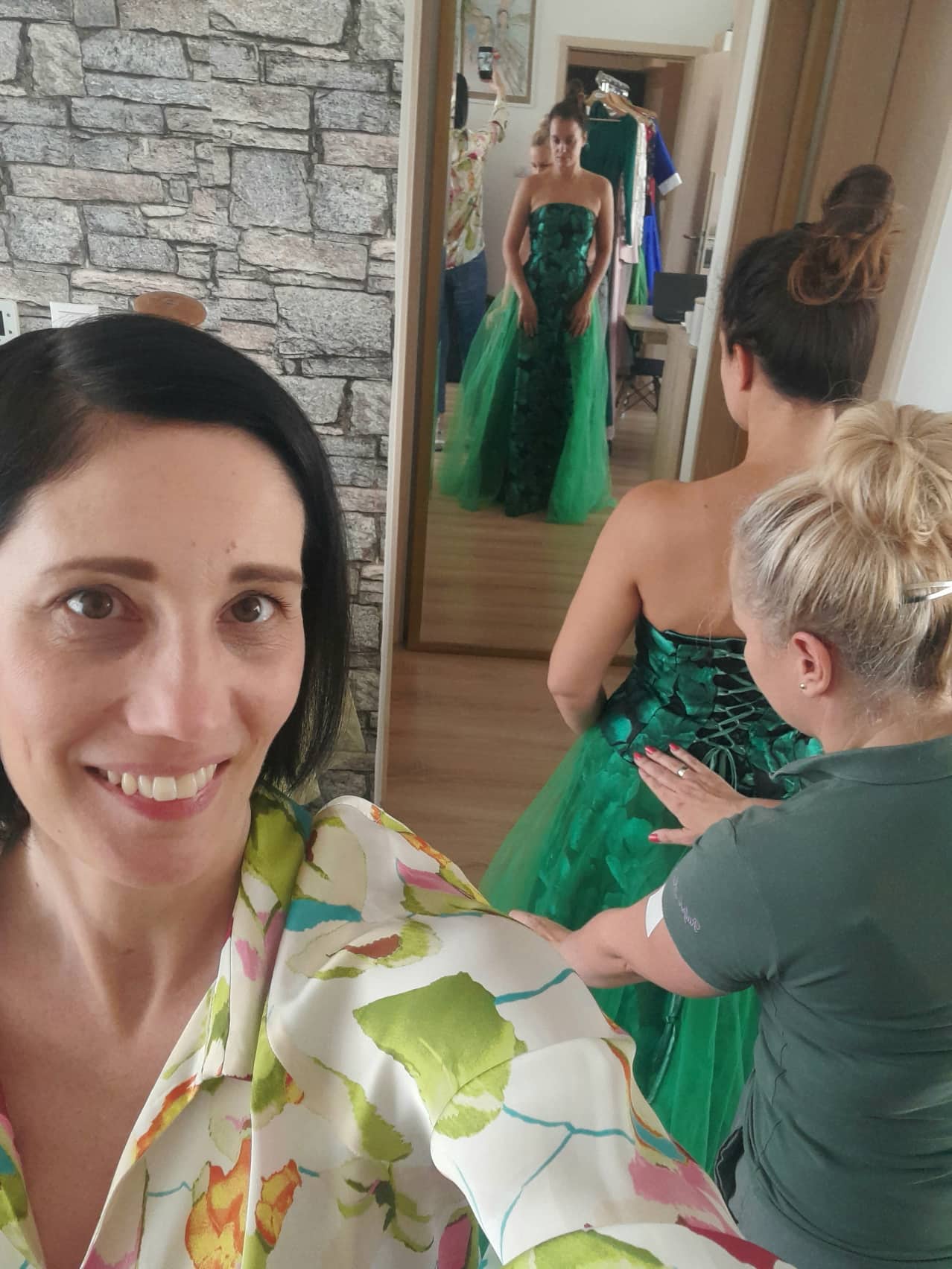 Komáromi Mónika-dresszkód