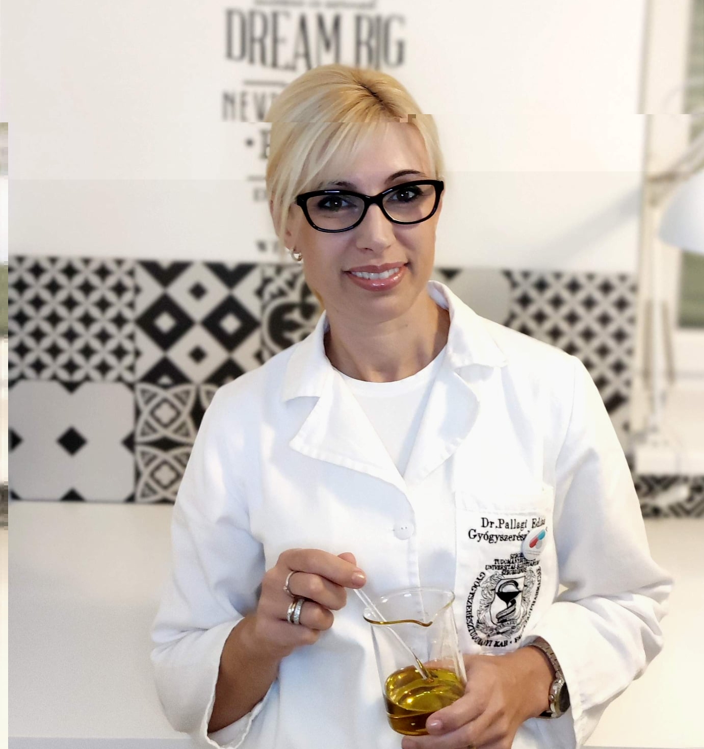cremediq dr. pallagi edina, AWE döntő