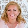 Kollár Anita jógaoktató és Hernyák Aurél testszobrász mesél többek között arról, milyen hatással van a mai életmód a testünkre, hogyan tárolódnak traumáink a kötőszöveteinkben, hogyan lehet valóban tartós változást elérni a hétköznapokban, vagy épp arról, a hosszabb életkor hogyan alakítható minőségi idővé.