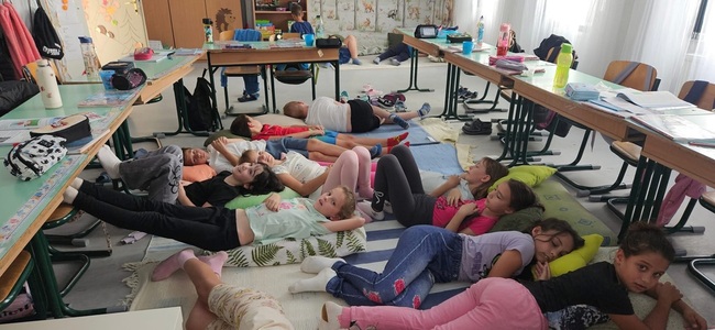 gyerekek pihenés, Tüköry Általános iskola (1)
